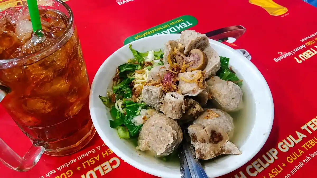 Kathokan Santai: Warung yang Menyatu dengan Semangat Cilacap